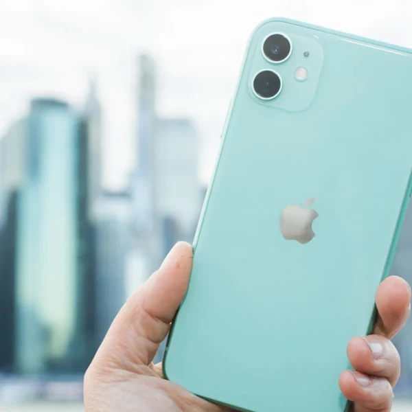 iphone-11-ny-promo-crop